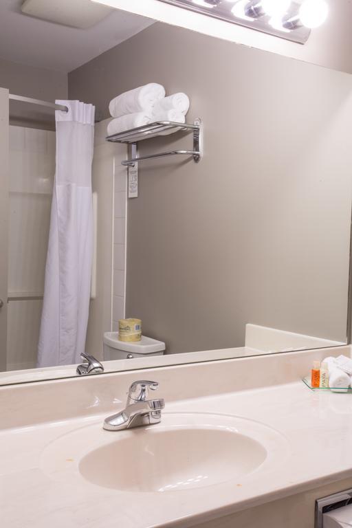 Hotel Arctic Iqaluit Szoba fotó